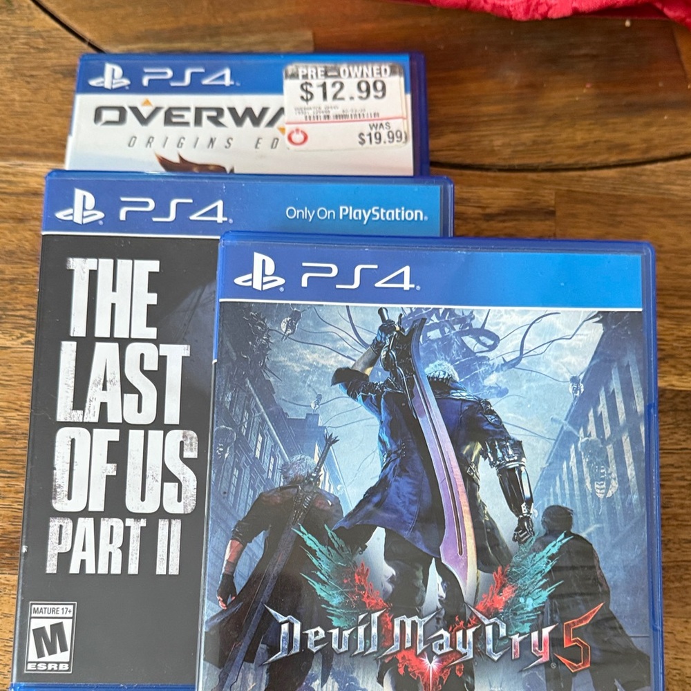 Sony PS4 Game Set - Blue Covers